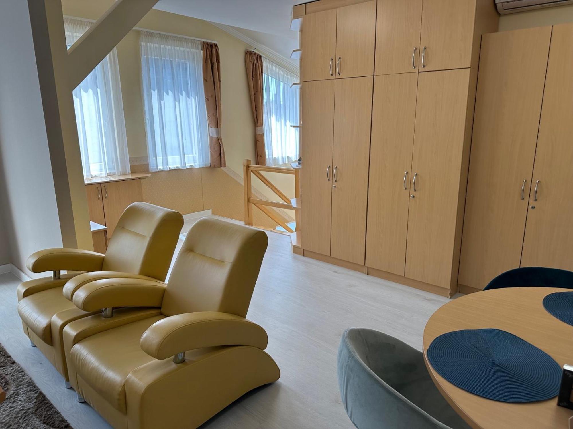 Hotel Forras Komárom Exteriör bild