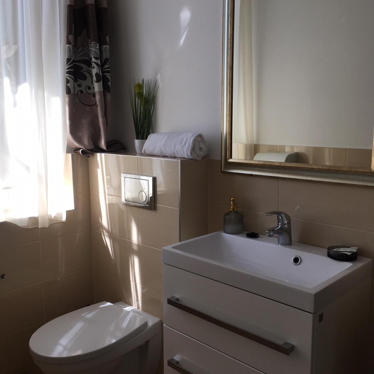 Hotel Forras Komárom Exteriör bild